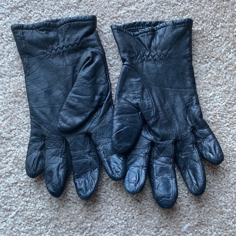 Genuine leather gloves